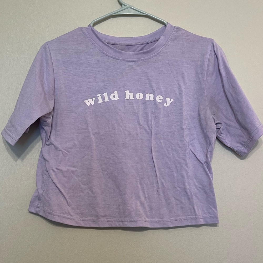 WILD HONEY PURPLE CROP TEE IN A SMALL--185